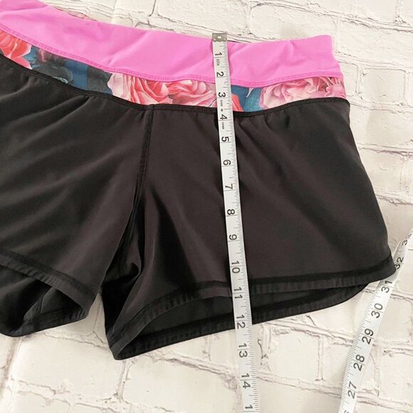 lululemon Pink Black Floral Groovy Run Short 4 Way Stretch 6 - Picture 9 of 11